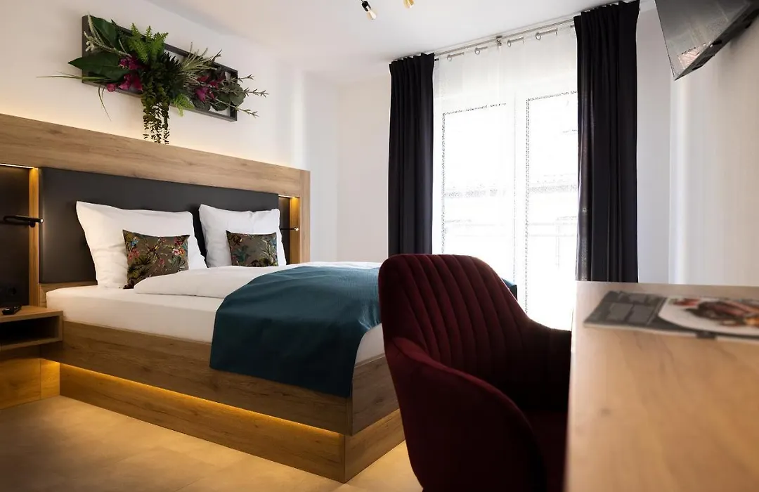 Bed&Breakfast - Homburg am Main-1